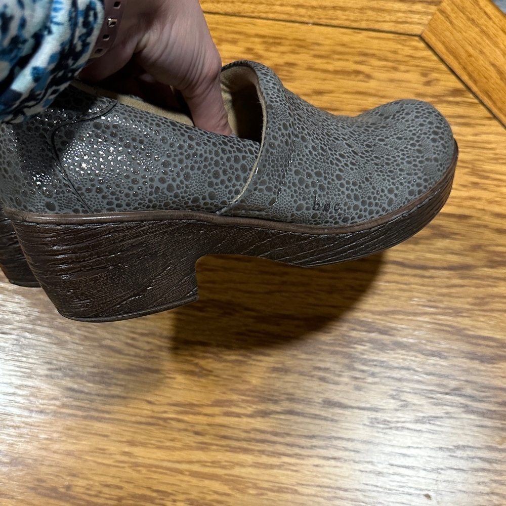 *BOC* Gray Textured Clogs Size 9.5 - Picture 6 of 10